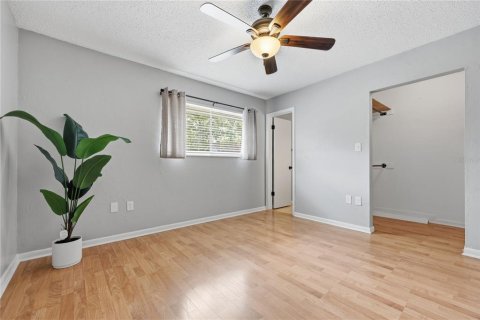 Townhouse in Gainesville, Florida 3 bedrooms, 109.25 sq.m. № 2102601 - photo 14