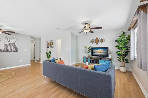 Townhouse in Gainesville, Florida 3 bedrooms, 109.25 sq.m. № 2102601 - photo 5