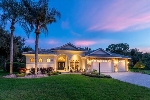 Casa en Bradenton, Florida 5 dormitorios, 286.05 m2 № 2373385