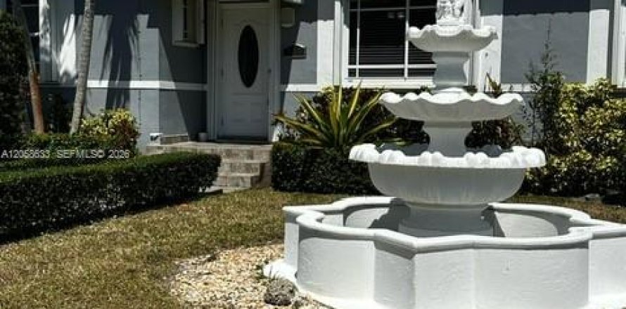 Villa ou maison à Biscayne Park, Floride 2 chambres, 223.89 m2 № 2168180