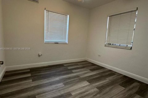 Villa ou maison à louer à Biscayne Park, Floride: 2 chambres, 223.89 m2 № 2168180 - photo 10