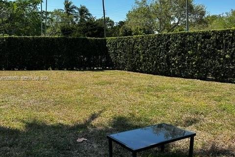 Villa ou maison à louer à Biscayne Park, Floride: 2 chambres, 223.89 m2 № 2168180 - photo 8