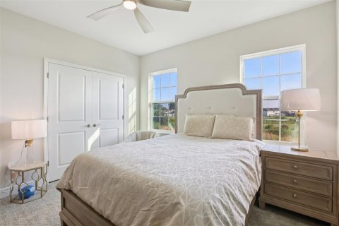 House in Fish Hawk, Florida 5 bedrooms, 326.83 sq.m. № 2151998 - photo 23