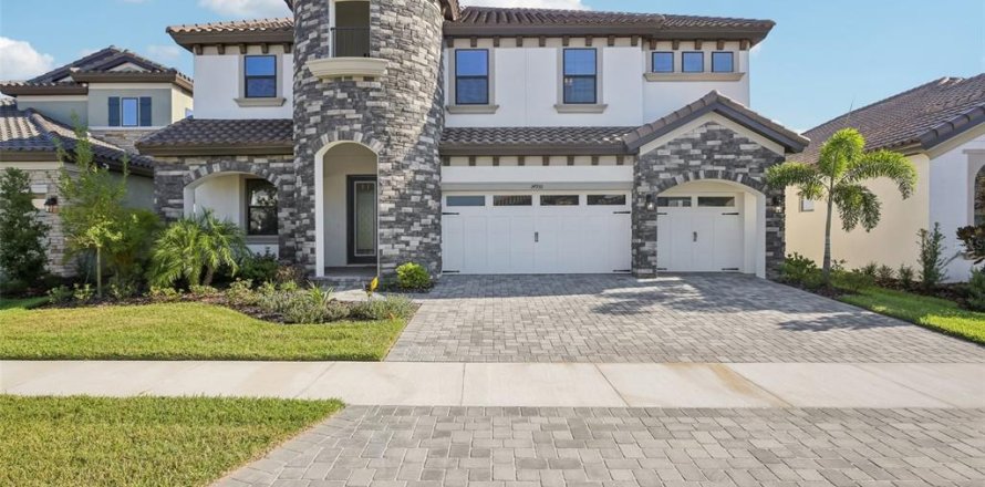 House in Fish Hawk, Florida 5 bedrooms, 326.83 sq.m. № 2151998