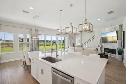 House in Fish Hawk, Florida 5 bedrooms, 326.83 sq.m. № 2151998 - photo 10