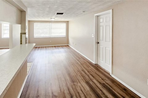 House in Holiday, Florida 3 bedrooms, 127.09 sq.m. № 1911659 - photo 6