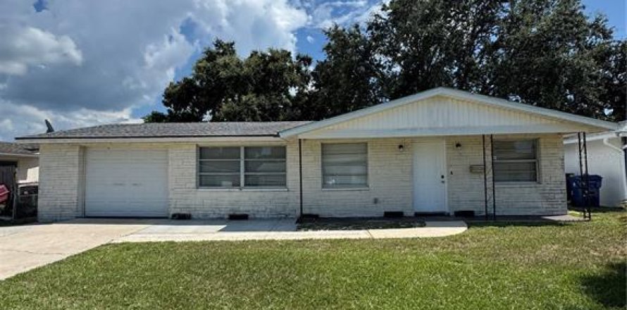 House in Holiday, Florida 3 bedrooms, 127.09 sq.m. № 1911659