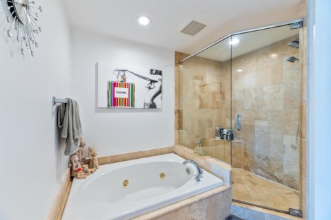 Купить кондоминиум в Форт-Лодердейл, Флорида 5 комнат, 135.64м2, № 2083350 - фото 13