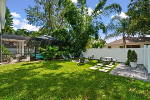 Casa en venta en Tampa, Florida, 5 dormitorios, 337.79 m2 № 2384495 - foto 6