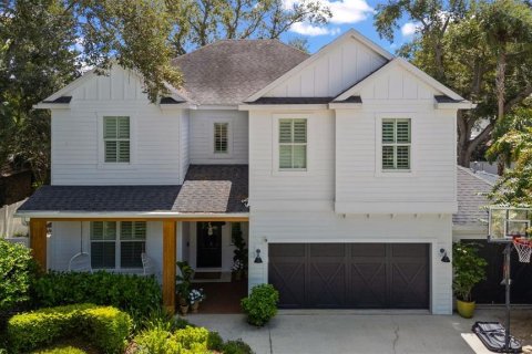 Casa en Tampa, Florida 5 dormitorios, 337.79 m2 № 2384495