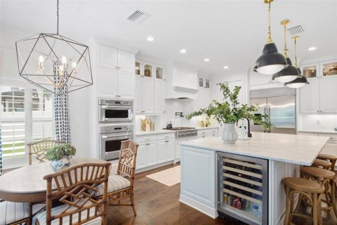 Casa en venta en Tampa, Florida, 5 dormitorios, 337.79 m2 № 2384495 - foto 13