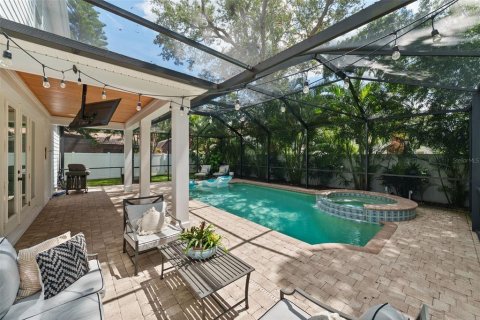 Casa en venta en Tampa, Florida, 5 dormitorios, 337.79 m2 № 2384495 - foto 5