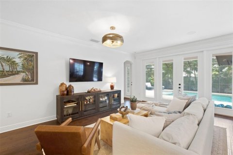 Casa en venta en Tampa, Florida, 5 dormitorios, 337.79 m2 № 2384495 - foto 9