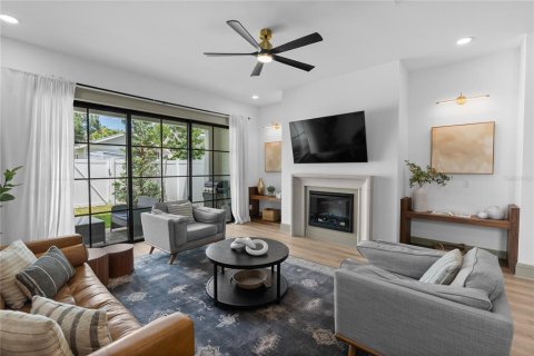 Touwnhouse à vendre à Tampa, Floride: 4 chambres, 299.33 m2 № 2324983 - photo 5