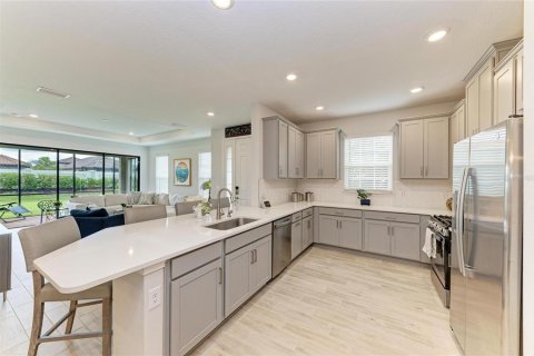 House in Bradenton, Florida 2 bedrooms, 144.74 sq.m. № 1915704 - photo 13