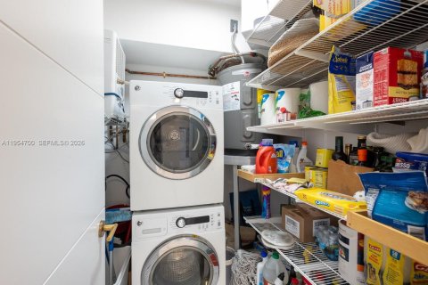 Copropriété à vendre à Bay Harbor Islands, Floride: 2 chambres, 189.99 m2 № 2011155 - photo 21