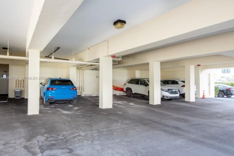 Copropriété à vendre à Bay Harbor Islands, Floride: 2 chambres, 189.99 m2 № 2011155 - photo 28