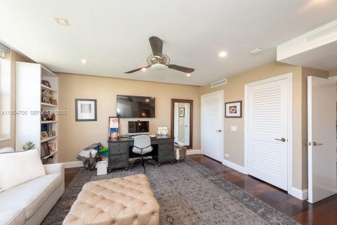 Copropriété à vendre à Bay Harbor Islands, Floride: 2 chambres, 189.99 m2 № 2011155 - photo 17