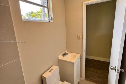 Villa ou maison à louer à Miami, Floride: 1 chambre, 27.87 m2 № 1809820 - photo 18