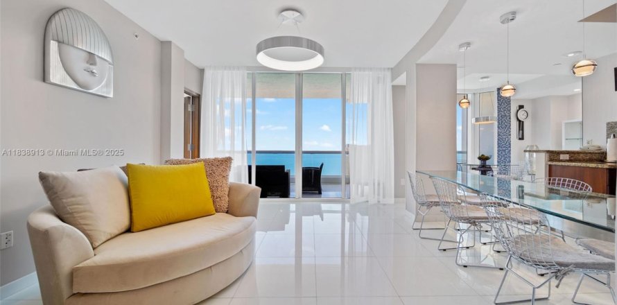 Condo à Sunny Isles Beach, Floride, 3 chambres  № 1830872
