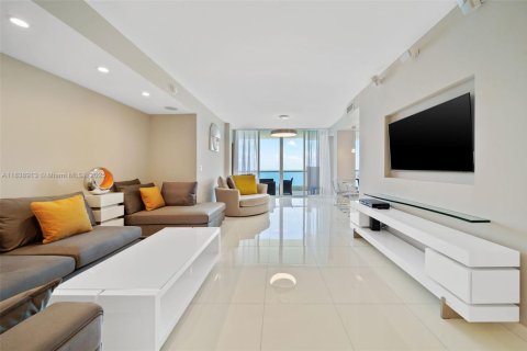 Copropriété à louer à Sunny Isles Beach, Floride: 3 chambres, 205.69 m2 № 1830872 - photo 4