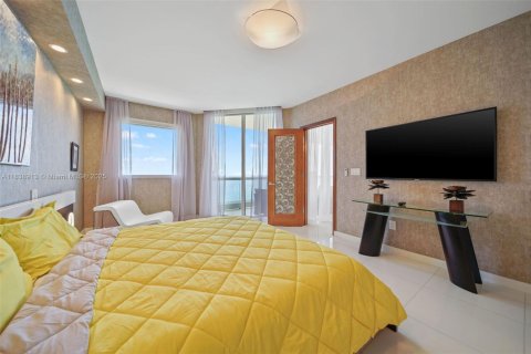 Copropriété à louer à Sunny Isles Beach, Floride: 3 chambres, 205.69 m2 № 1830872 - photo 23
