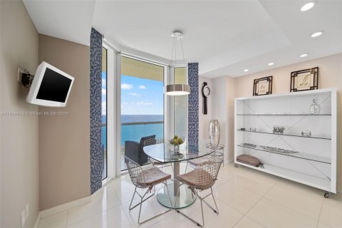 Copropriété à louer à Sunny Isles Beach, Floride: 3 chambres, 205.69 m2 № 1830872 - photo 13