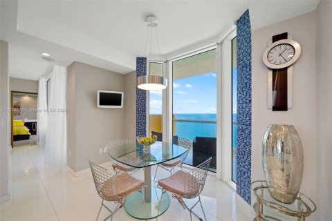 Copropriété à louer à Sunny Isles Beach, Floride: 3 chambres, 205.69 m2 № 1830872 - photo 11