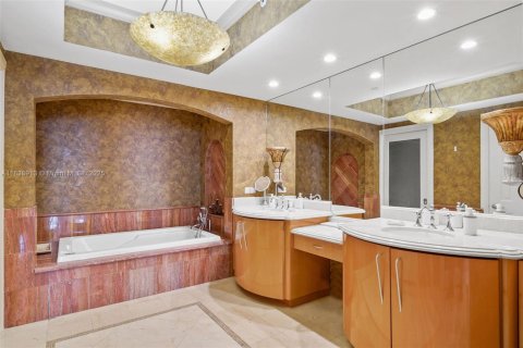 Copropriété à louer à Sunny Isles Beach, Floride: 3 chambres, 205.69 m2 № 1830872 - photo 24