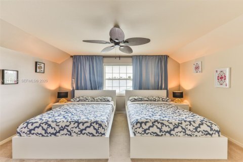 Casa en venta en Cape Coral, Florida, 4 dormitorios, 274.06 m2 № 2428072 - foto 20