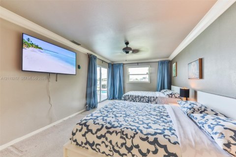 Casa en venta en Cape Coral, Florida, 4 dormitorios, 274.06 m2 № 2428072 - foto 28