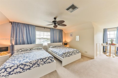 Casa en venta en Cape Coral, Florida, 4 dormitorios, 274.06 m2 № 2428072 - foto 21