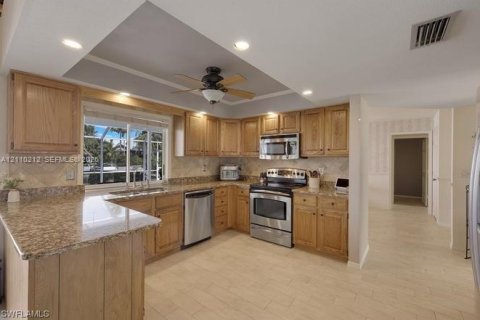 Casa en venta en Cape Coral, Florida, 4 dormitorios, 274.06 m2 № 2428072 - foto 9