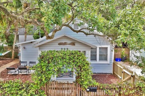 House in New Smyrna Beach, Florida 2 bedrooms, 44.59 sq.m. № 1719093 - photo 2