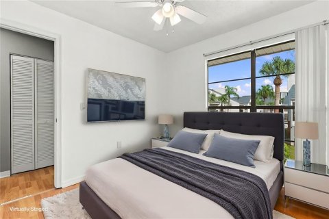 Condo in Tarpon Springs, Florida, 4 bedrooms  № 2395918 - photo 18