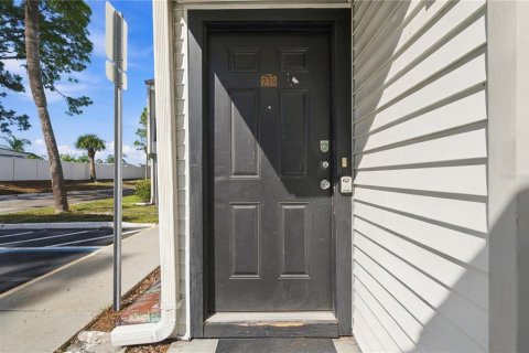 Condo in Tarpon Springs, Florida, 4 bedrooms  № 2395918 - photo 2