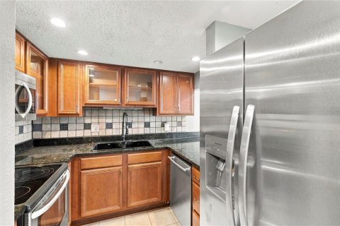 Condo in Tarpon Springs, Florida, 4 bedrooms  № 2395918 - photo 7