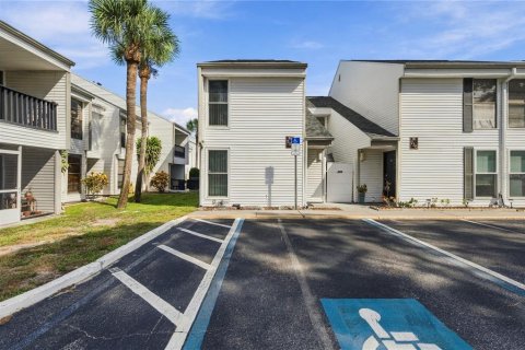 Condo in Tarpon Springs, Florida, 4 bedrooms  № 2395918 - photo 24