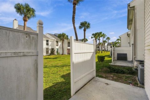 Condo in Tarpon Springs, Florida, 4 bedrooms  № 2395918 - photo 13