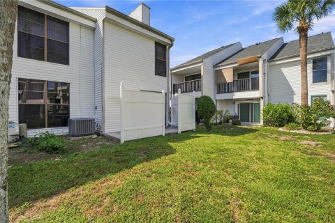 Condo in Tarpon Springs, Florida, 4 bedrooms  № 2395918 - photo 14
