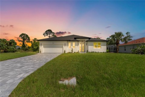 Villa ou maison à North Port, Floride 4 chambres, 223.06 m2 № 2148268