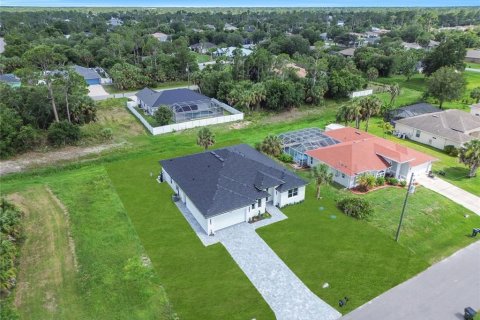 Villa ou maison à vendre à North Port, Floride: 4 chambres, 223.06 m2 № 2148268 - photo 4