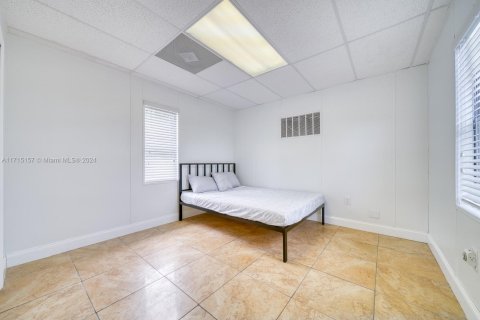 Appartement à louer à Miami-Dade, Floride: 2 chambres, 92.9 m2 № 1984889 - photo 18