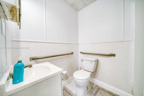 Appartement à louer à Miami-Dade, Floride: 2 chambres, 92.9 m2 № 1984889 - photo 28