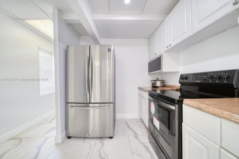 Appartement à louer à Miami-Dade, Floride: 2 chambres, 92.9 m2 № 1984889 - photo 24
