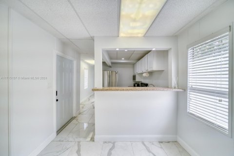 Appartement à louer à Miami-Dade, Floride: 2 chambres, 92.9 m2 № 1984889 - photo 21