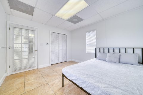 Appartement à louer à Miami-Dade, Floride: 2 chambres, 92.9 m2 № 1984889 - photo 19