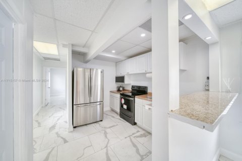 Appartement à louer à Miami-Dade, Floride: 2 chambres, 92.9 m2 № 1984889 - photo 22