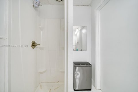 Appartement à louer à Miami-Dade, Floride: 2 chambres, 92.9 m2 № 1984889 - photo 29