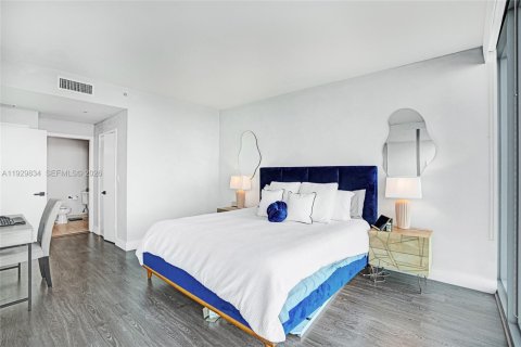 Condo in Miami, Florida, 2 bedrooms  № 1996067 - photo 4